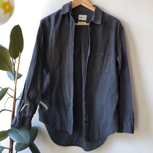 Aritzia Tops - Aritzia Button Shirt